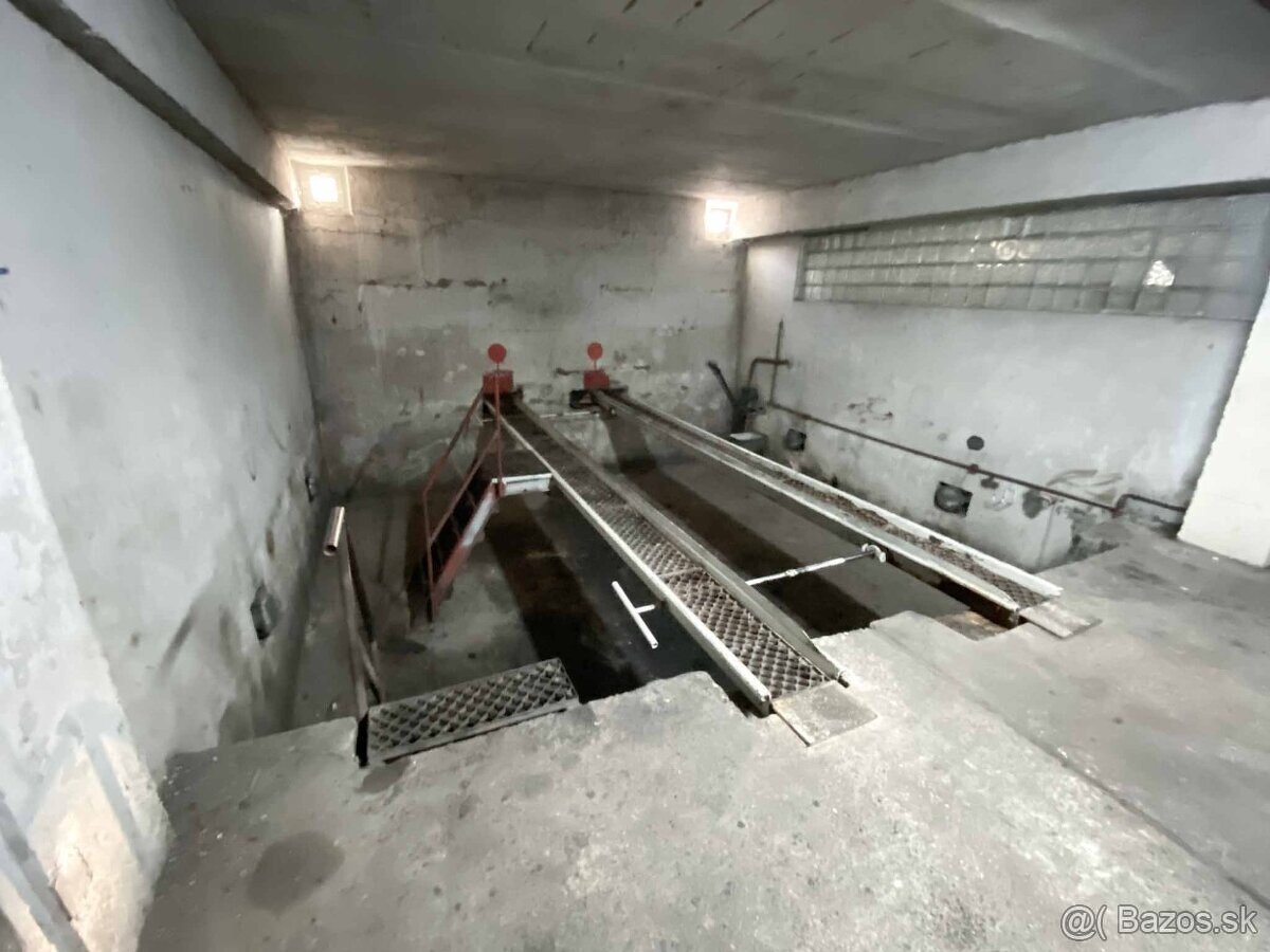 Priestranná garáž ( Chlumeckého ) - 4