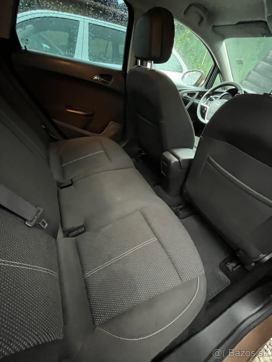 Opel Astra 1.6 kombi, r.v.2015 - 4