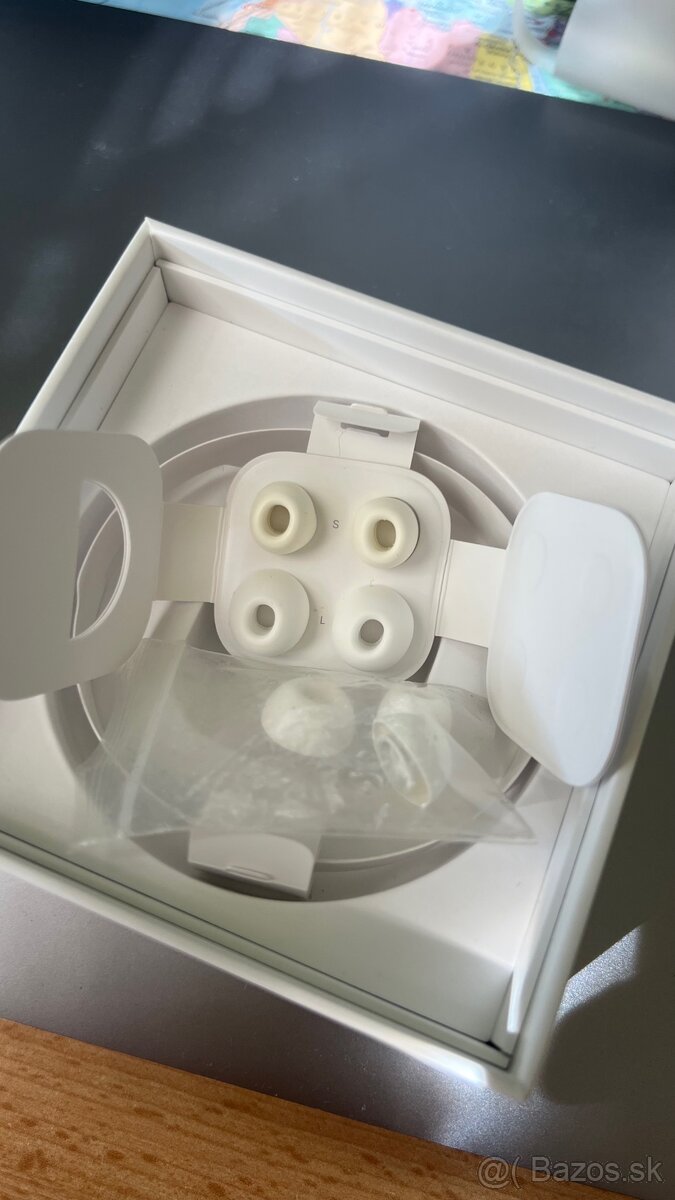 Apple AirPods pro - 4