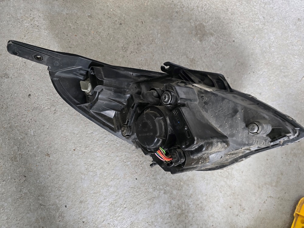 Predné svetlá Hyundai i20 - 4