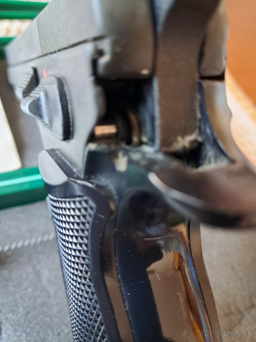 Plynová pistole CZ75 - 4