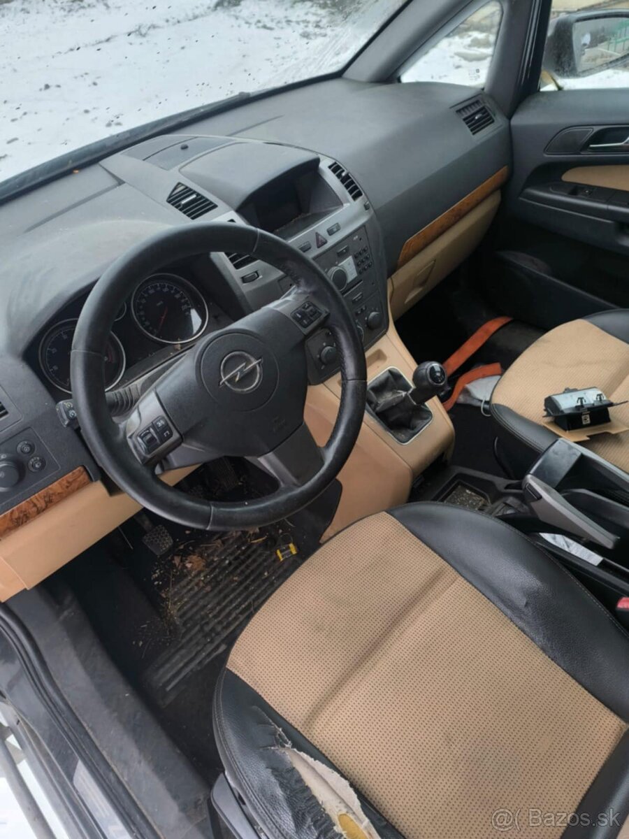 Rozpredám Opel Zafira B - 4