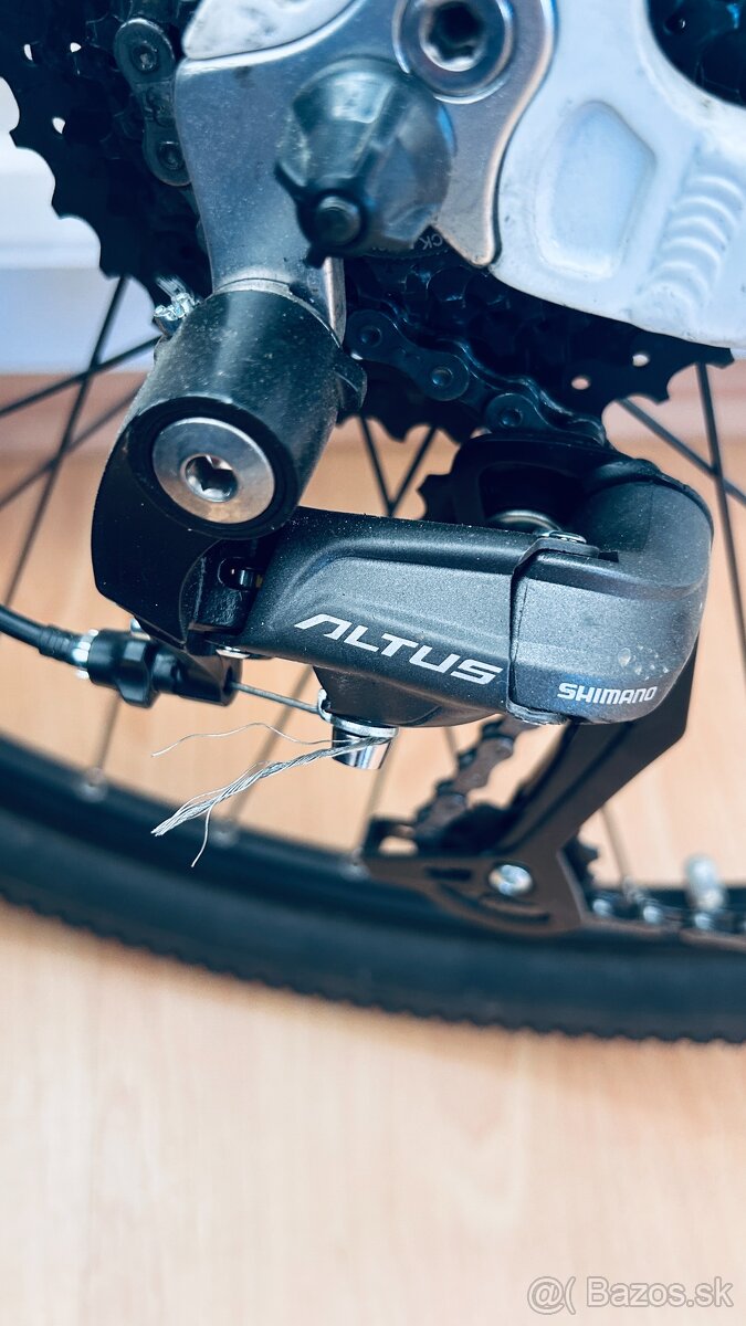 Hardtail horský bicykel Apache MTB 27,5 biely - 4