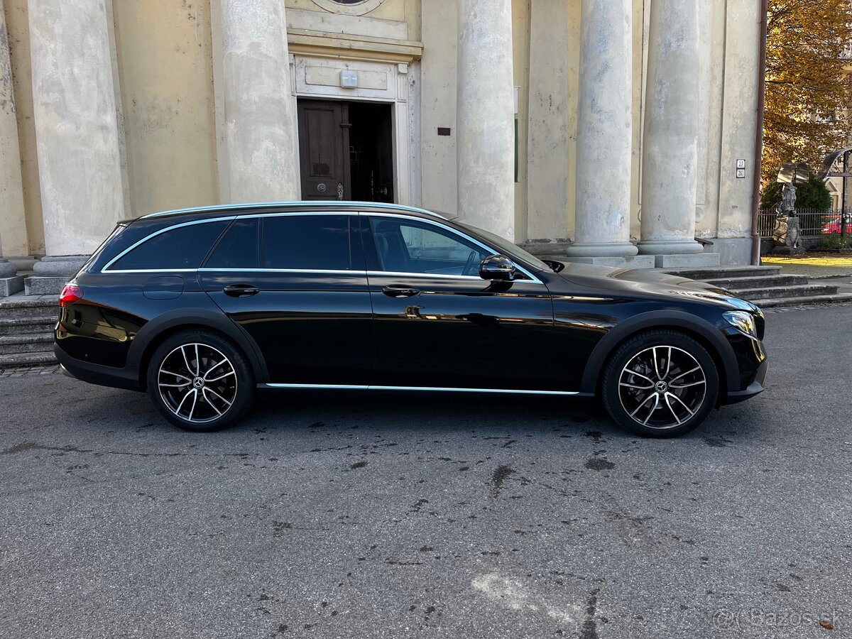 Mercedes Benz E220d All Terrain 4matic 11/2019 Historia MB - 4