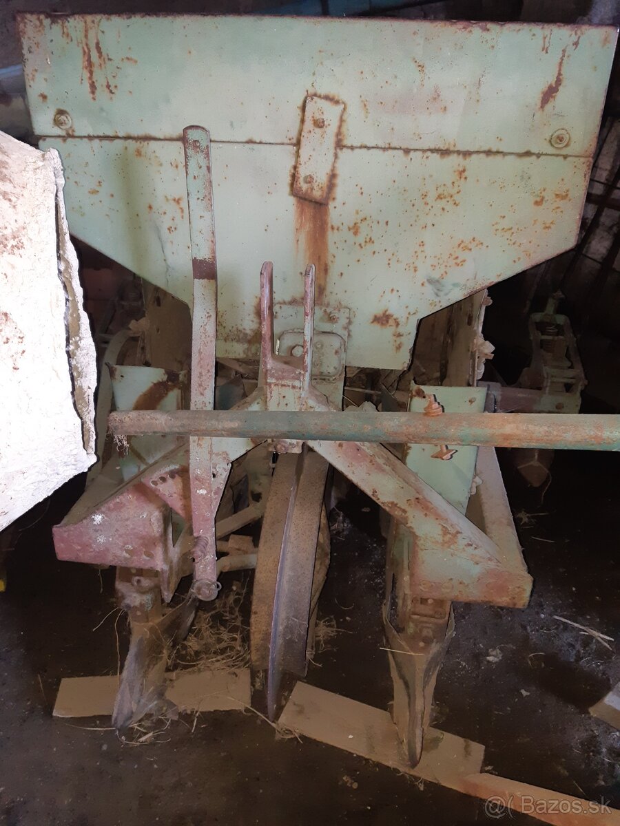 Predáme poľnohospodárske stroje - 4