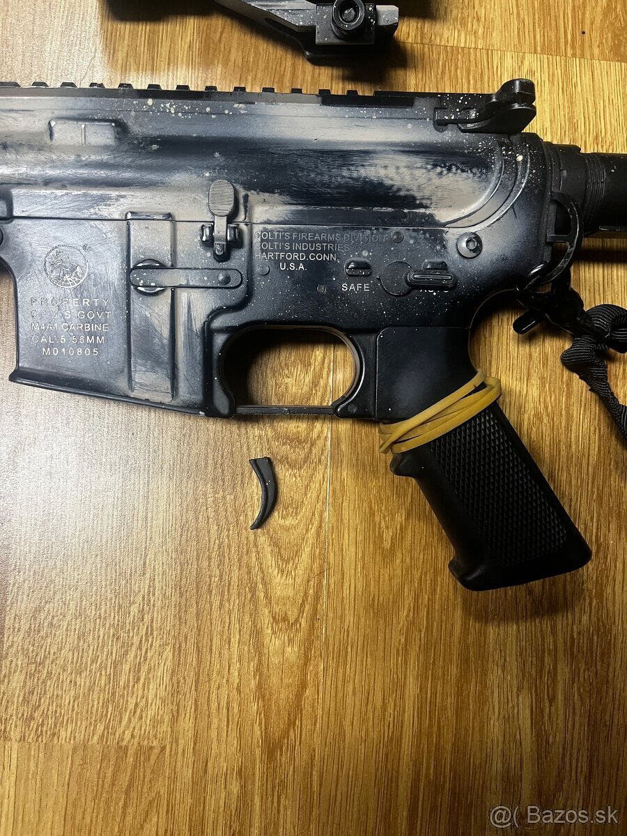 aisft M4 1:1 clokov – odtrhnuta spust + asobnik + vybav - 4