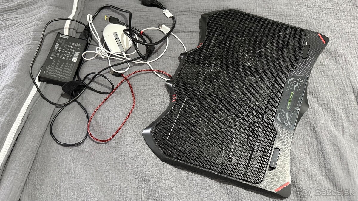 Herný notebook Lenovo LOQ 15IAX9 - 4