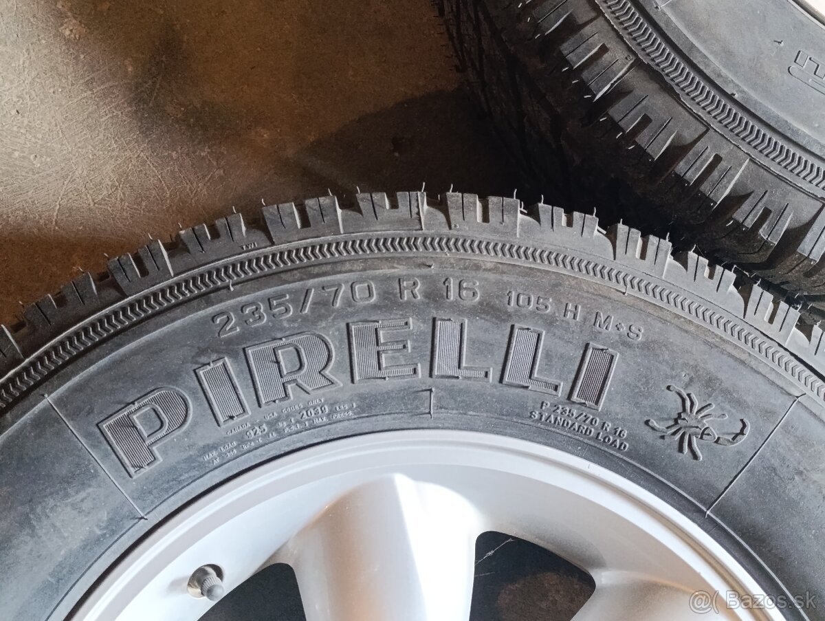 Terrano 235/70 R16 - 4