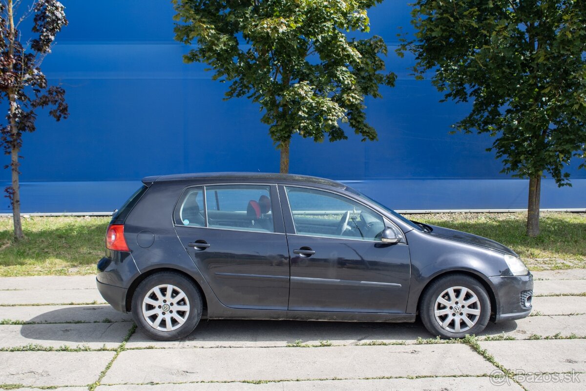 Volkswagen GOLF 1,9 TDI 77kw MT5 Trendline - 4