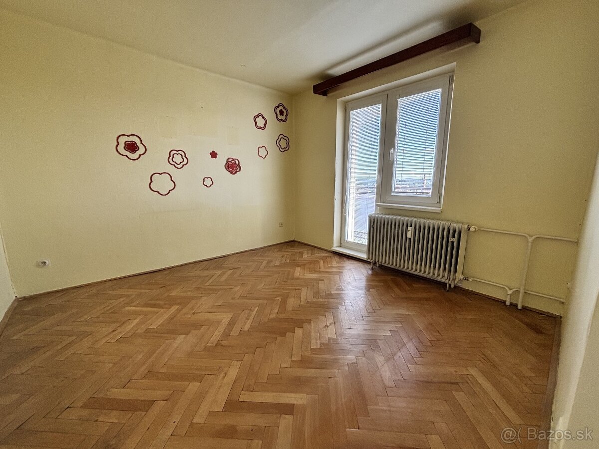 Výnimočný 3-izbový byt s balkónom v priamom centre - 4