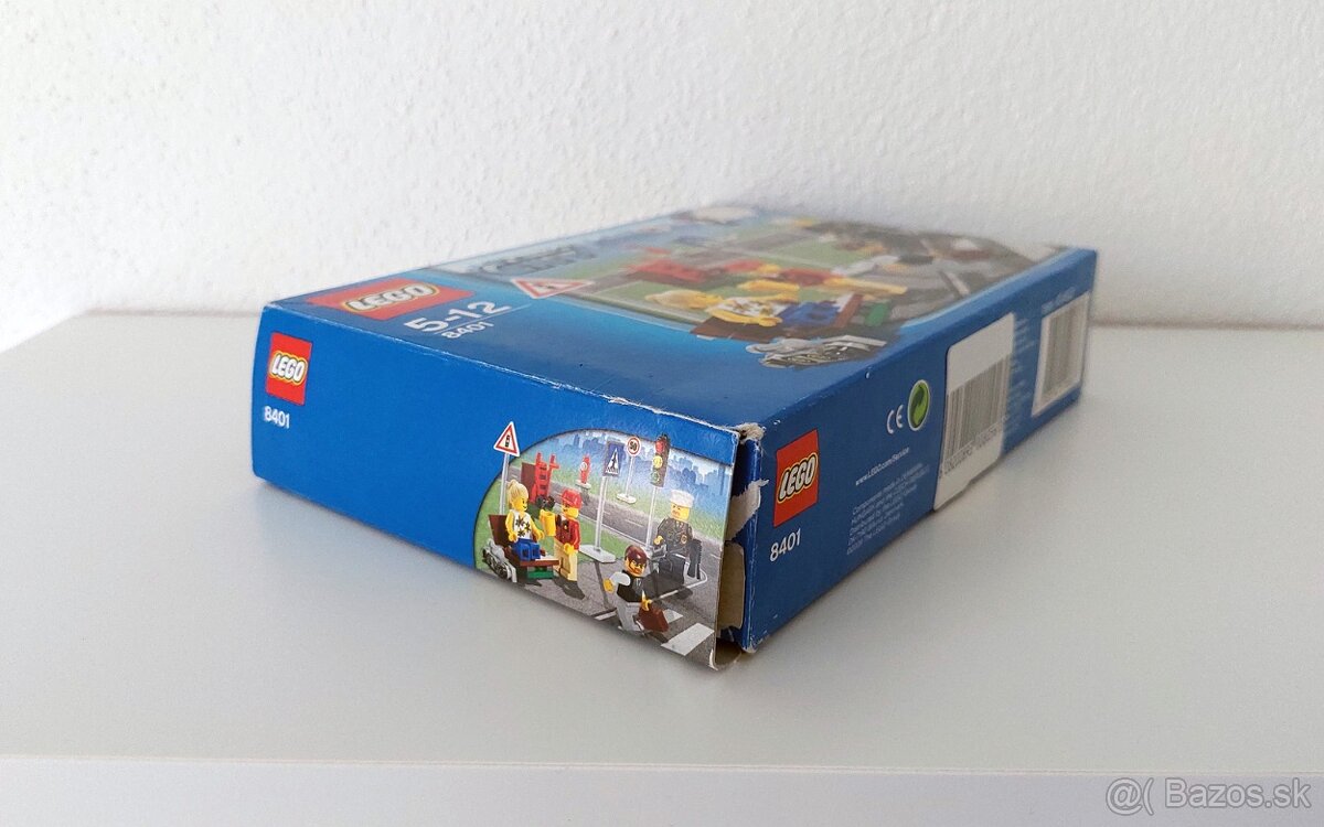 Predám LEGO City 8401 - City Minifigure Collection (2009) - 4