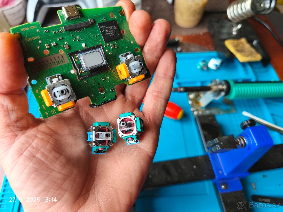 Custom Dualsense s Hall Effect analogmi pre PS5 - 4