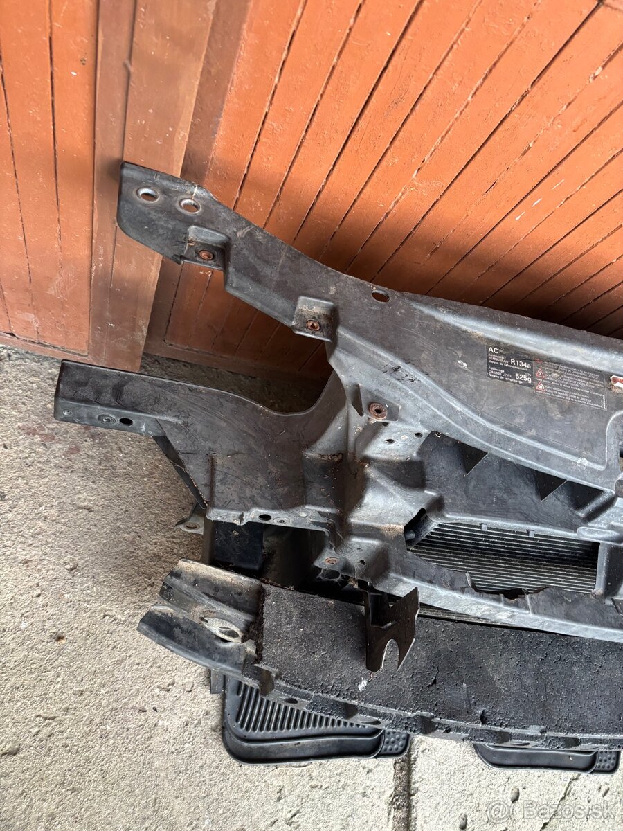 VW touran 1.6 fsi predné čelo - 4