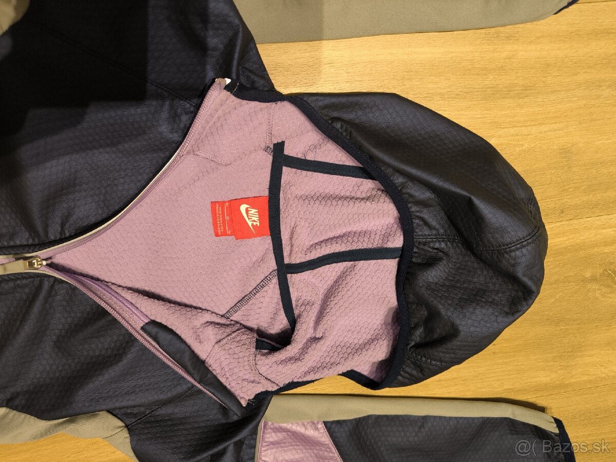 Prechodná bunda Nike. - 4