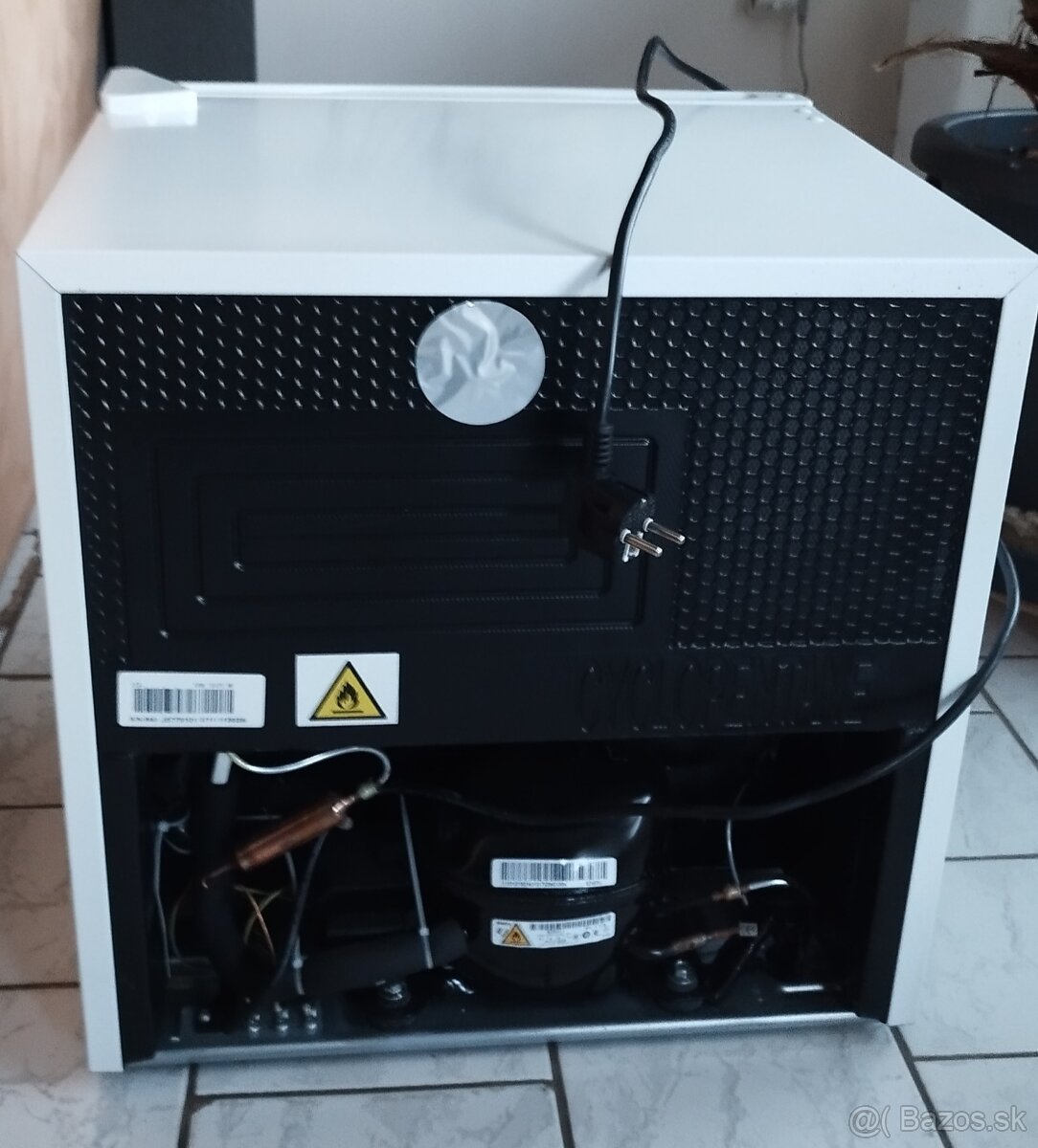 Predám malú chladničku - 4