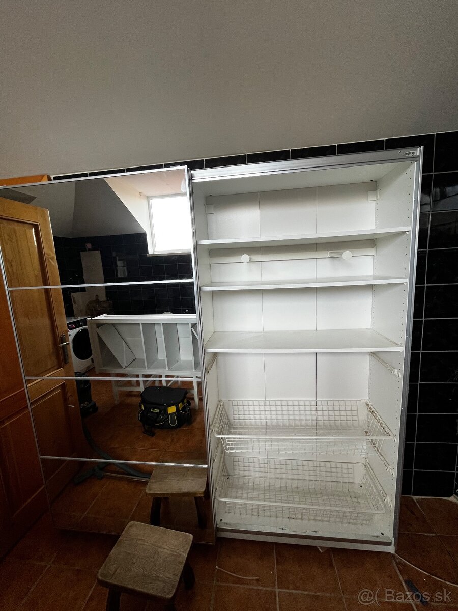 Skriňa s posuvnými dverami - 4