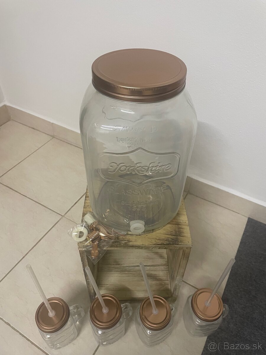 Suprava nápojovej fľaše s kohútikom - 4