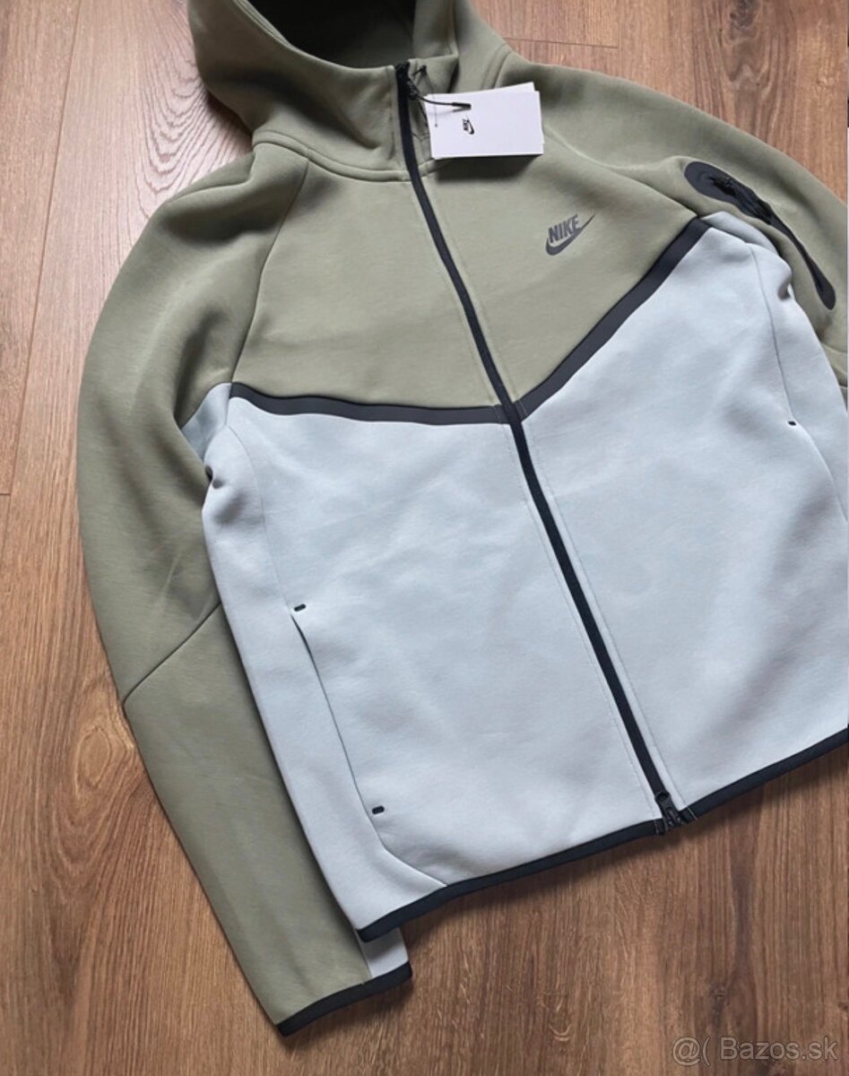 Nike Tech Fleece Mikina - 4