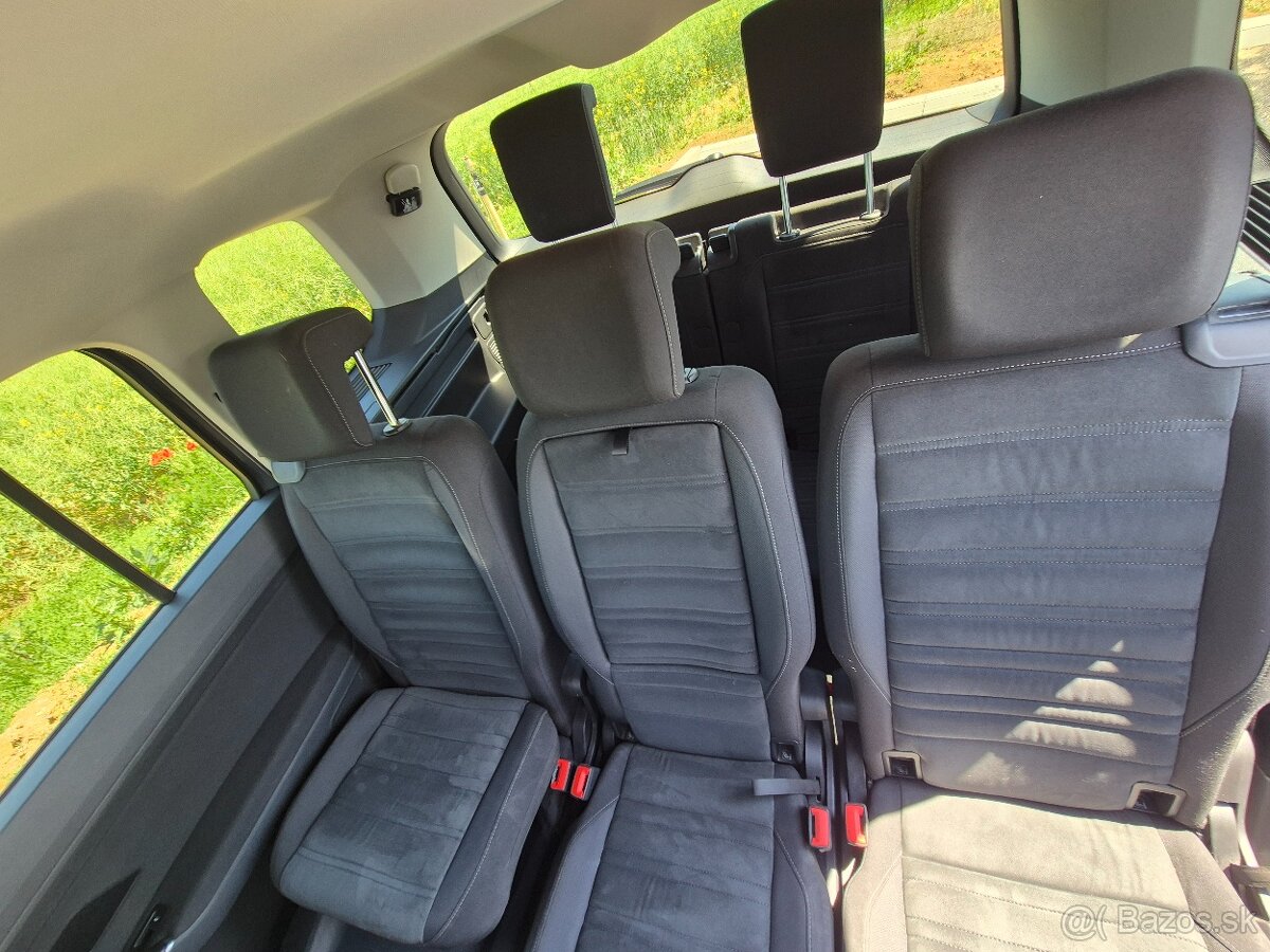 Volkswagen Touran - 4