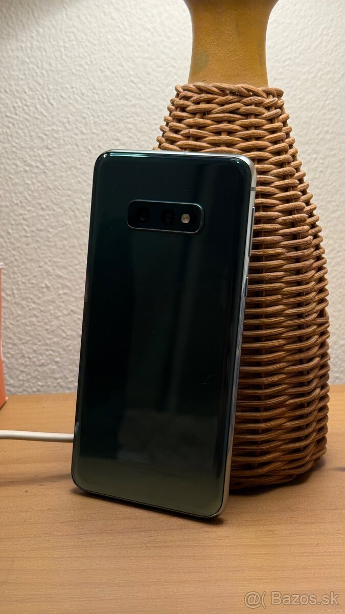 Samsung Galaxy S 10e - 4