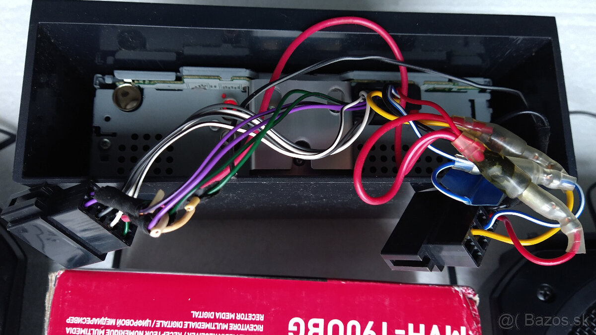 Pioneer MVH-190UBG + 2 reproduktory JVC + anténa - 4