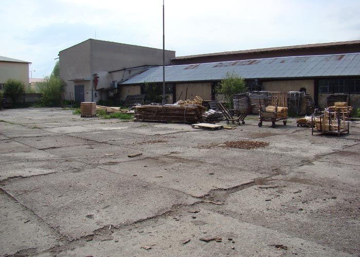 Výrobno skladový areál s pozemkom 8000 m2 v Kežmarku - 4