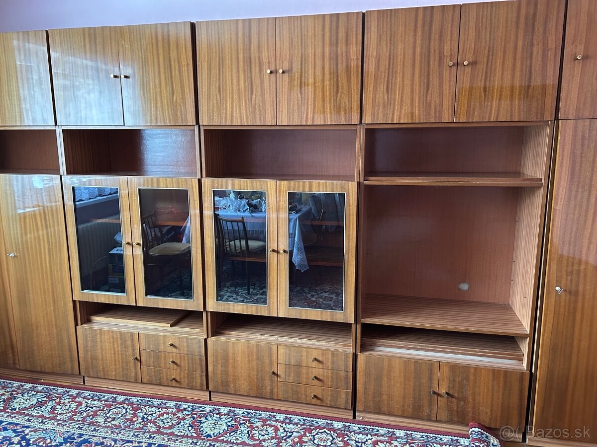 Predám za symbolickú sumu robustnú obývaciu stenu - 4