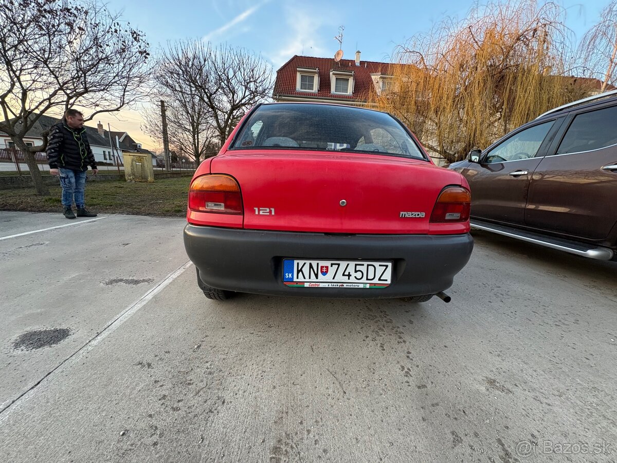 Mazda 121 - 4