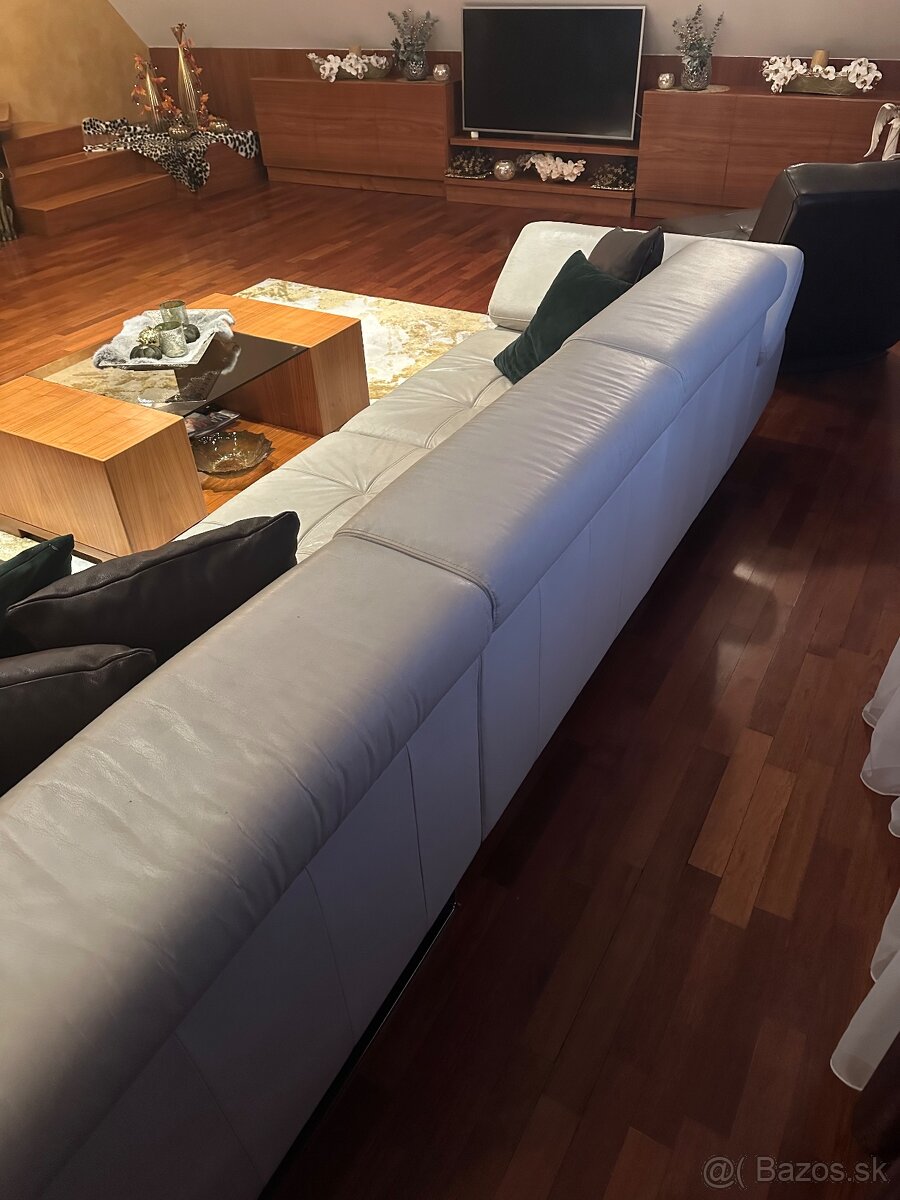 Moderný používaný gauč - 4