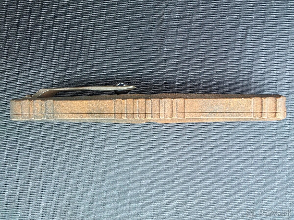 Microtech Combat Troodon Gen III Plague Outbreak - 4