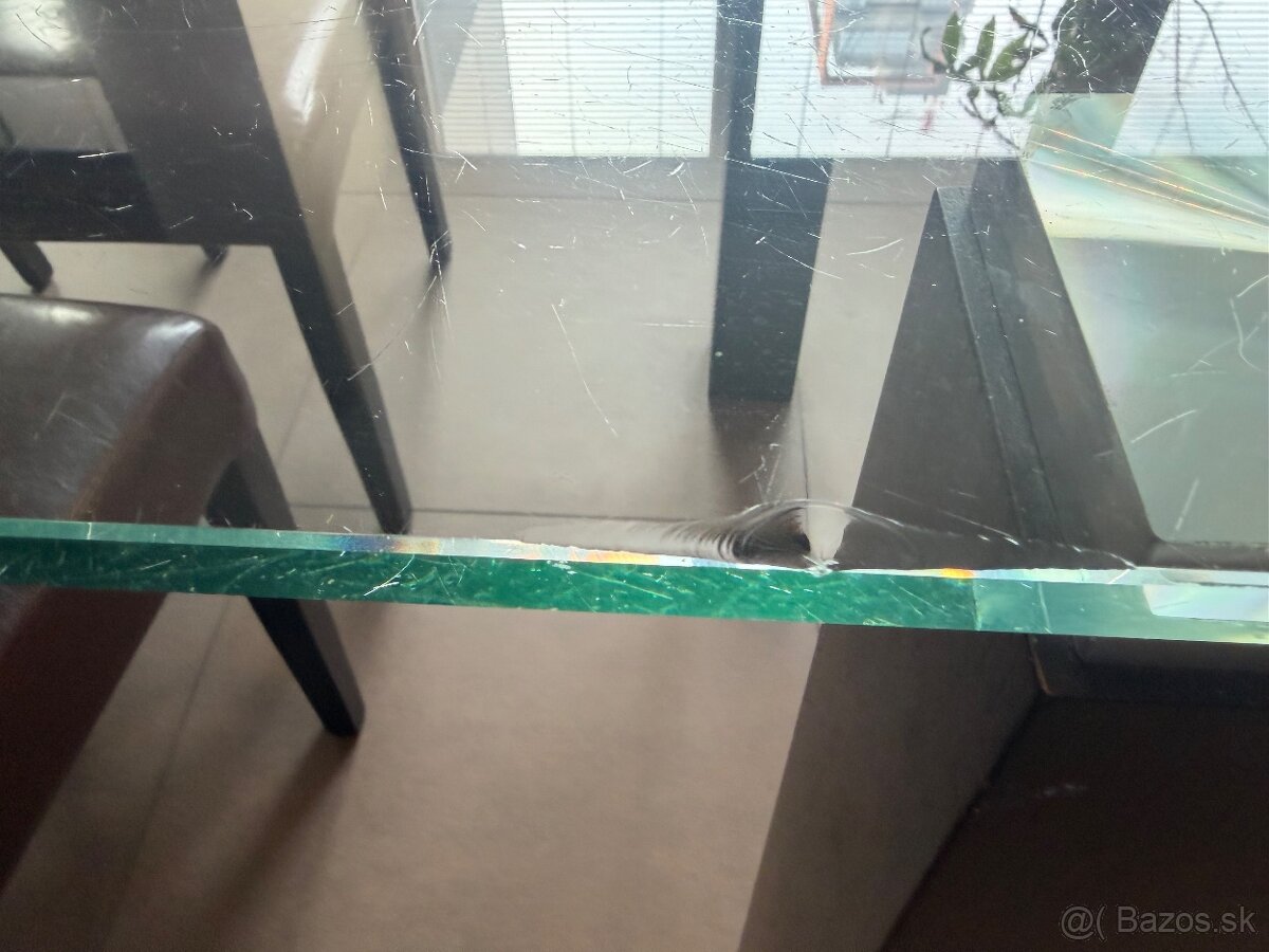 Sklenený jedálenský stôl - 4