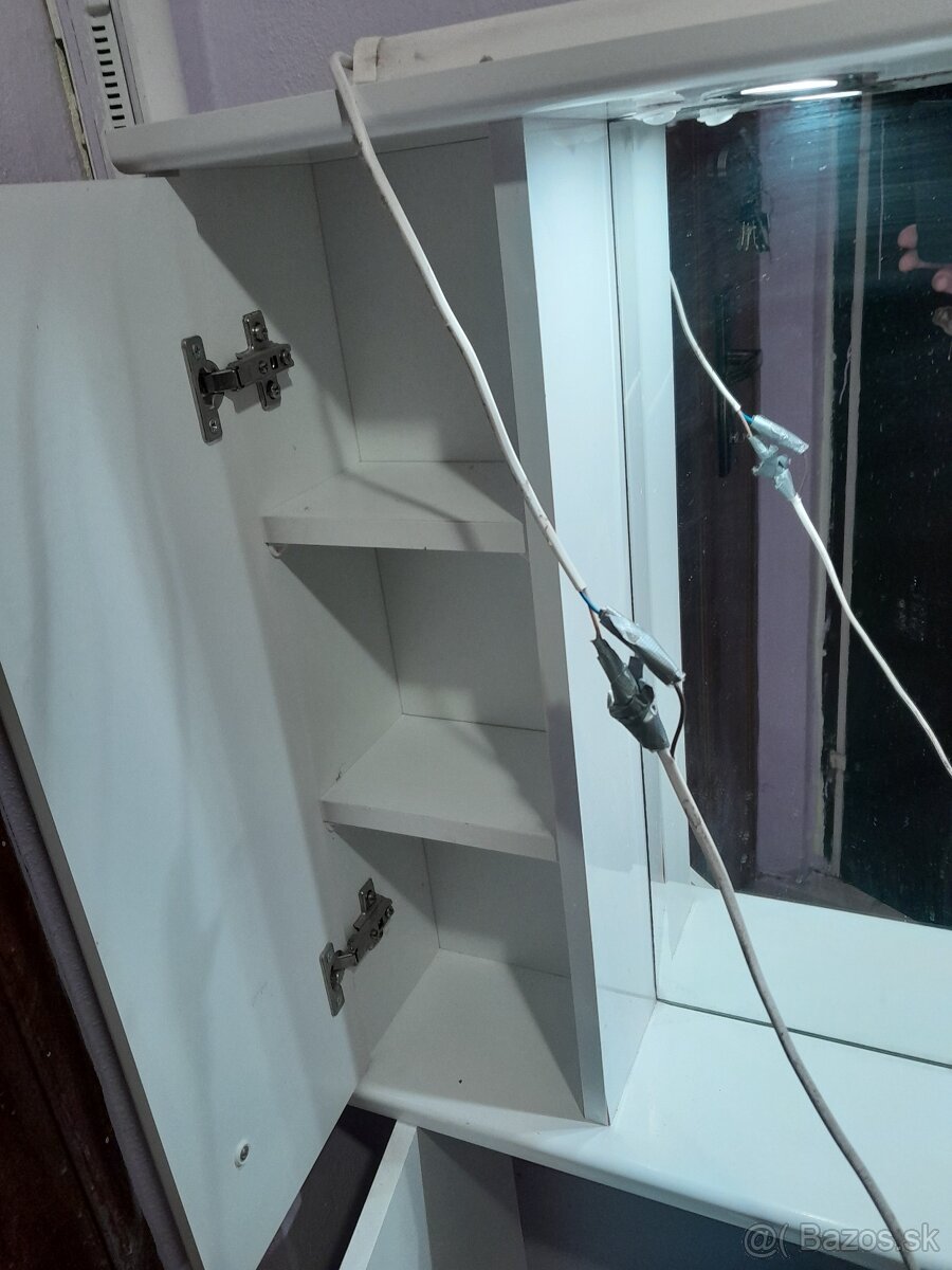 Predam skrinku do kupelne - 4