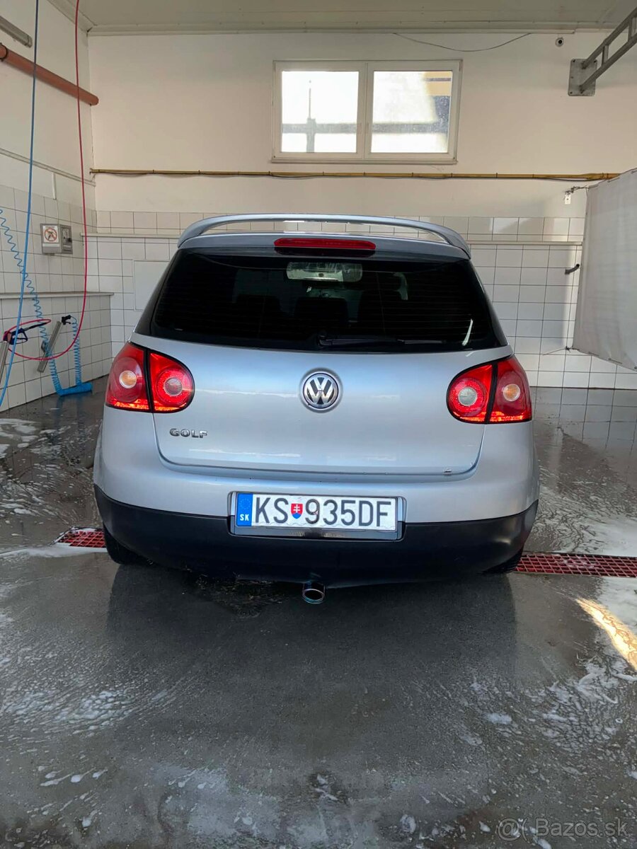 Predám Volkswagen Golf V 1.4 55kw - 4