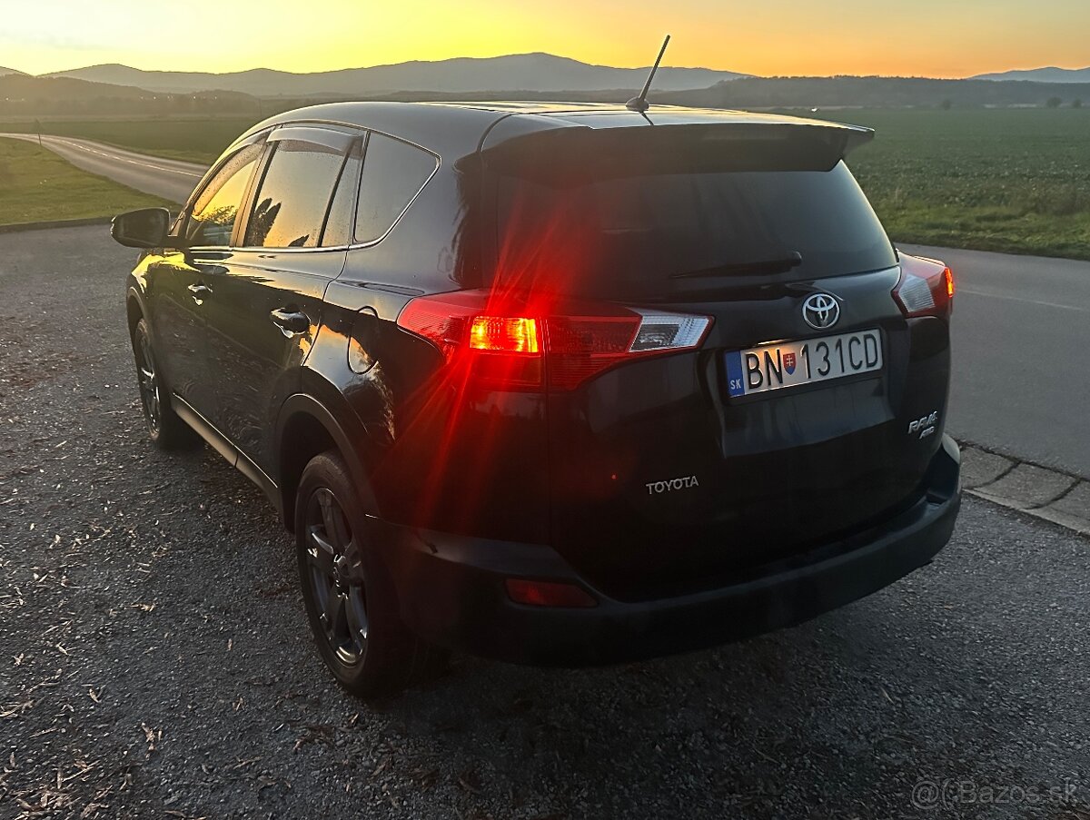 Predám Toyota RAV4 2.2 l D-CAT - 4