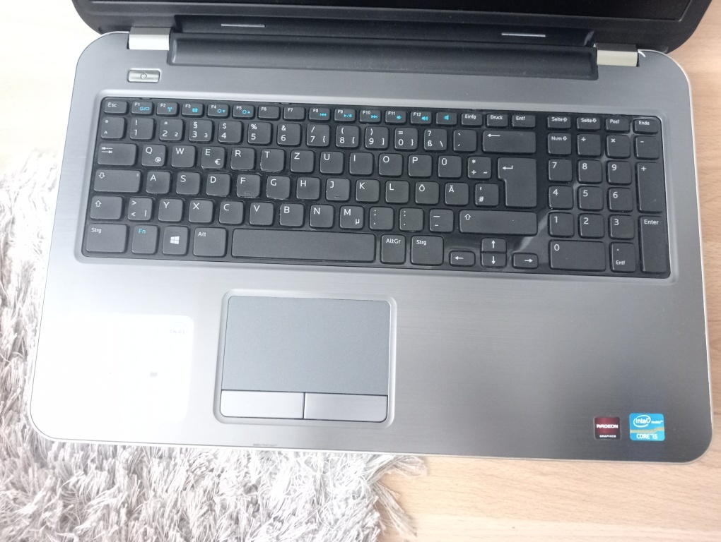 predám veľký 17" ntb DELL / Intel core i5 / 8gb ram / HDMI - 4