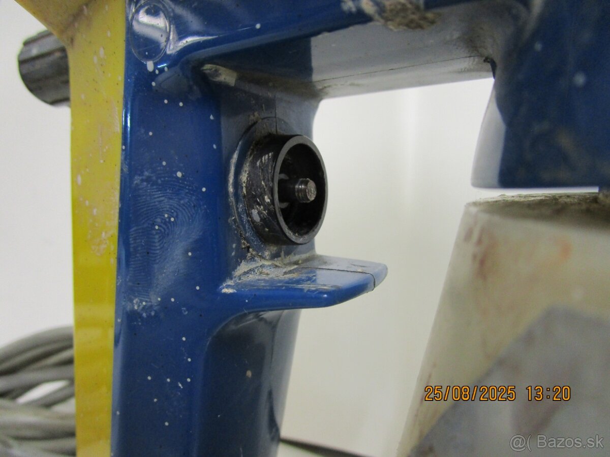 PREDAM STARSIU STRIEKACIU EL.PISTOLU EVER SPRAY 15€ - 4