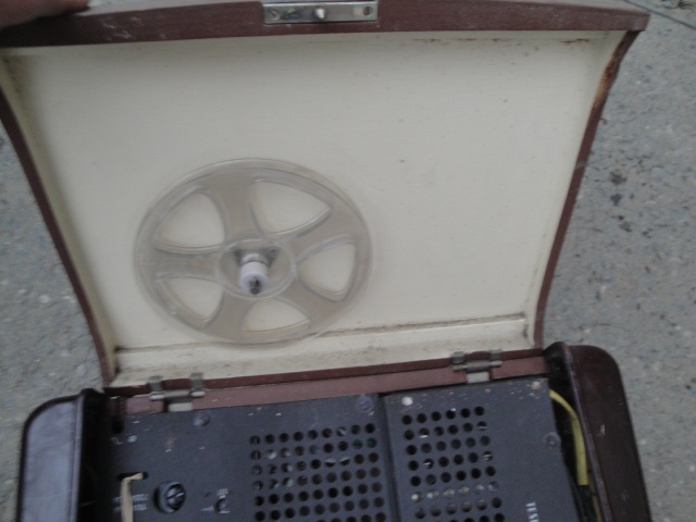 MAGNETOFON TESLA - 4