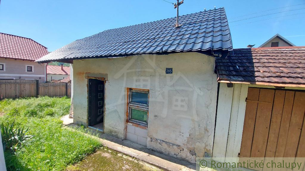 Malý domček pod lesom v mestečku Brezová pod Bradlom okr. - 4