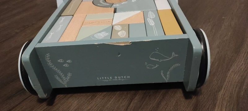 Drevený vozík s kockami Little Dutch - 4