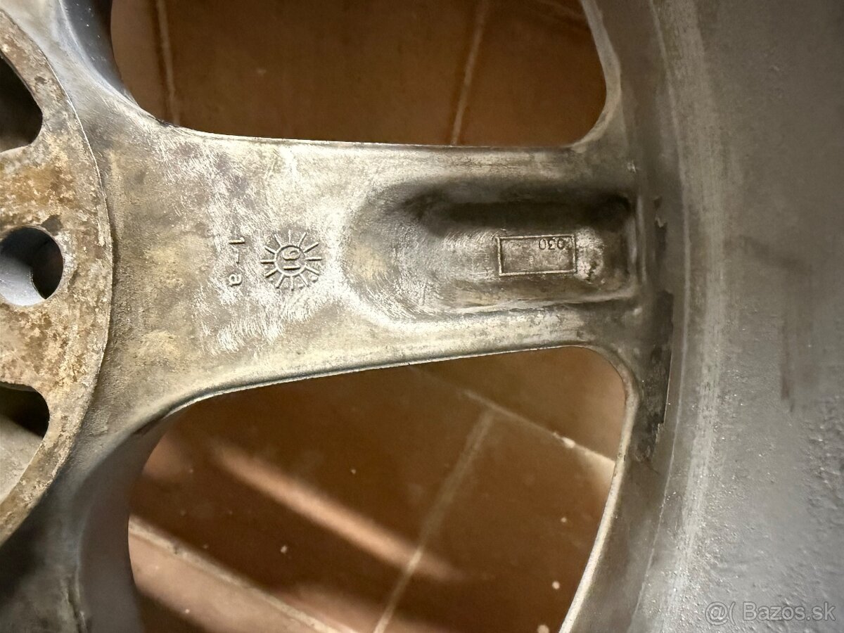 Predám alu Racing Dynamics RGP R17 5x120 - 4