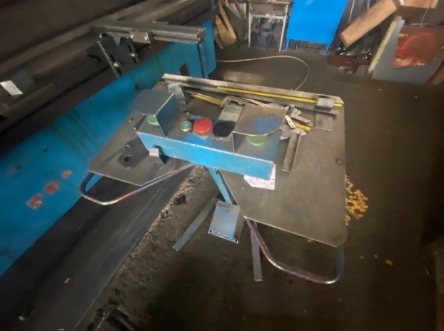 Model CTO 250 A/4000 ohraňovací lis, vyrobeno v roce 1992 - 4