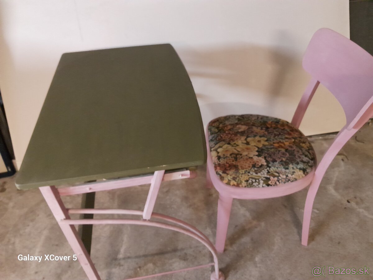 Písací stolík so stoličkou. - 4