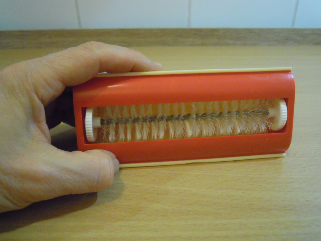 Ručná kefa na omrvinky - retro - 4