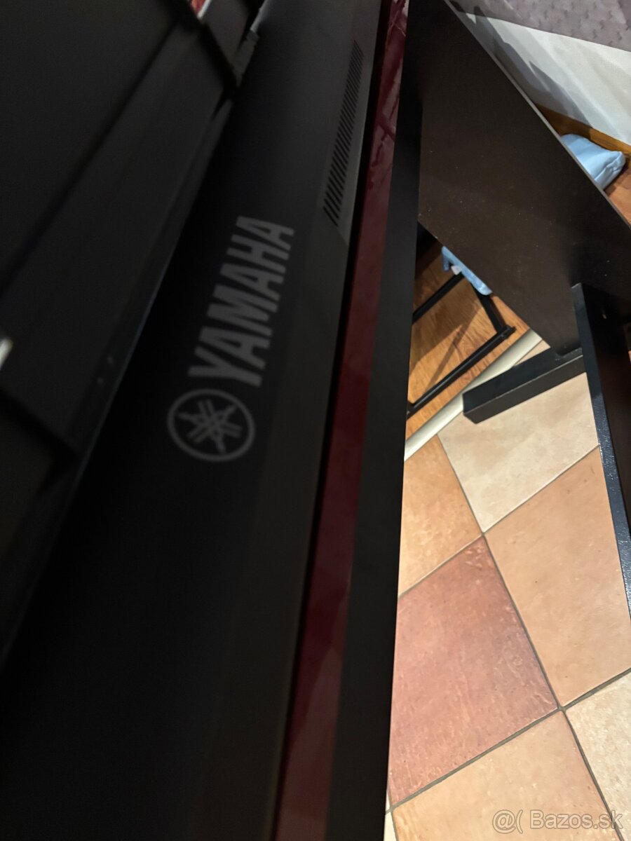 Predám digitálne piano Yamaha piaggero NP32 - 4