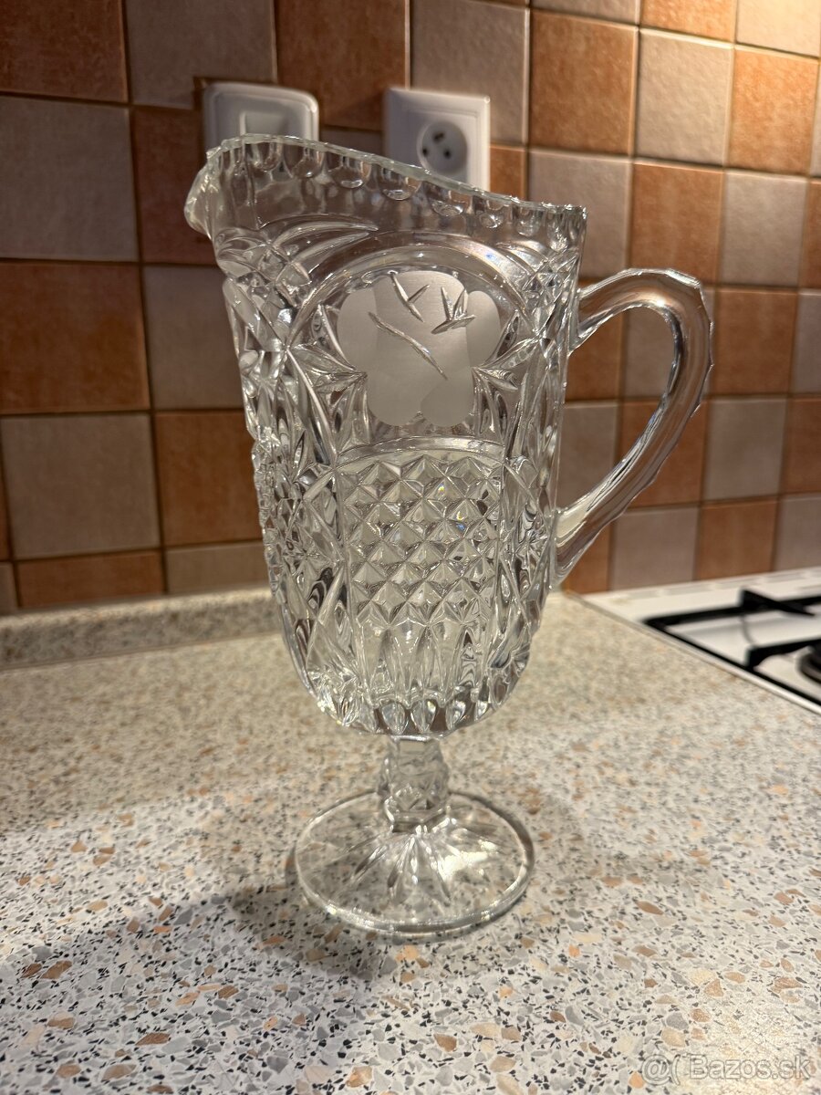 Brúsený sklenený krčah a košík - 4