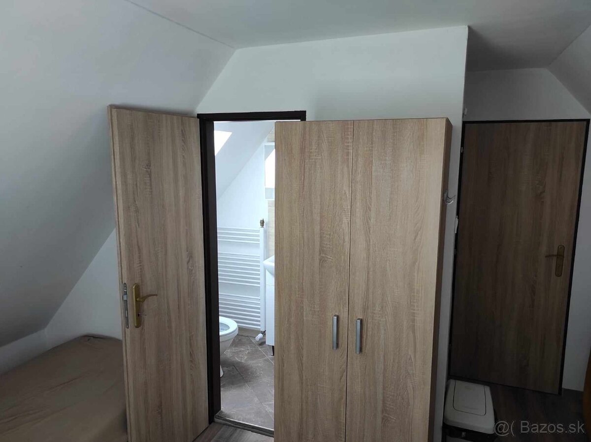 Prenajmem izbu pre jedného 300 € - 4