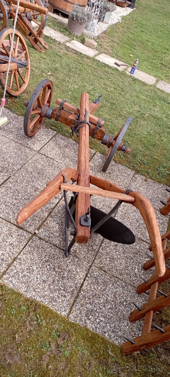 Starý drevený konský pluh 4 - 4