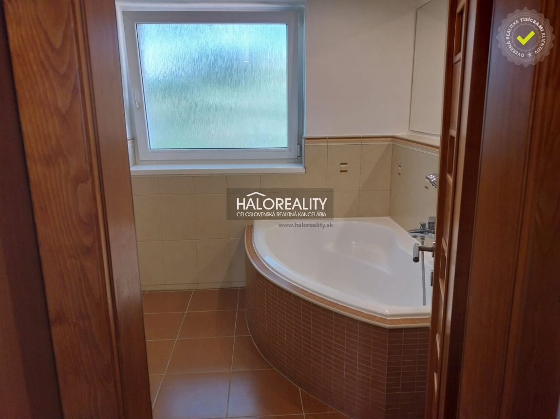 HALO reality - Prenájom, trojizbový byt Komárno - 4