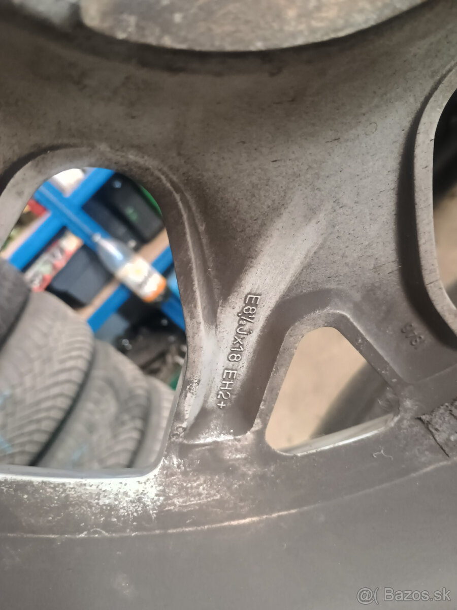 Elektróny, Disky BMW R18 - 4