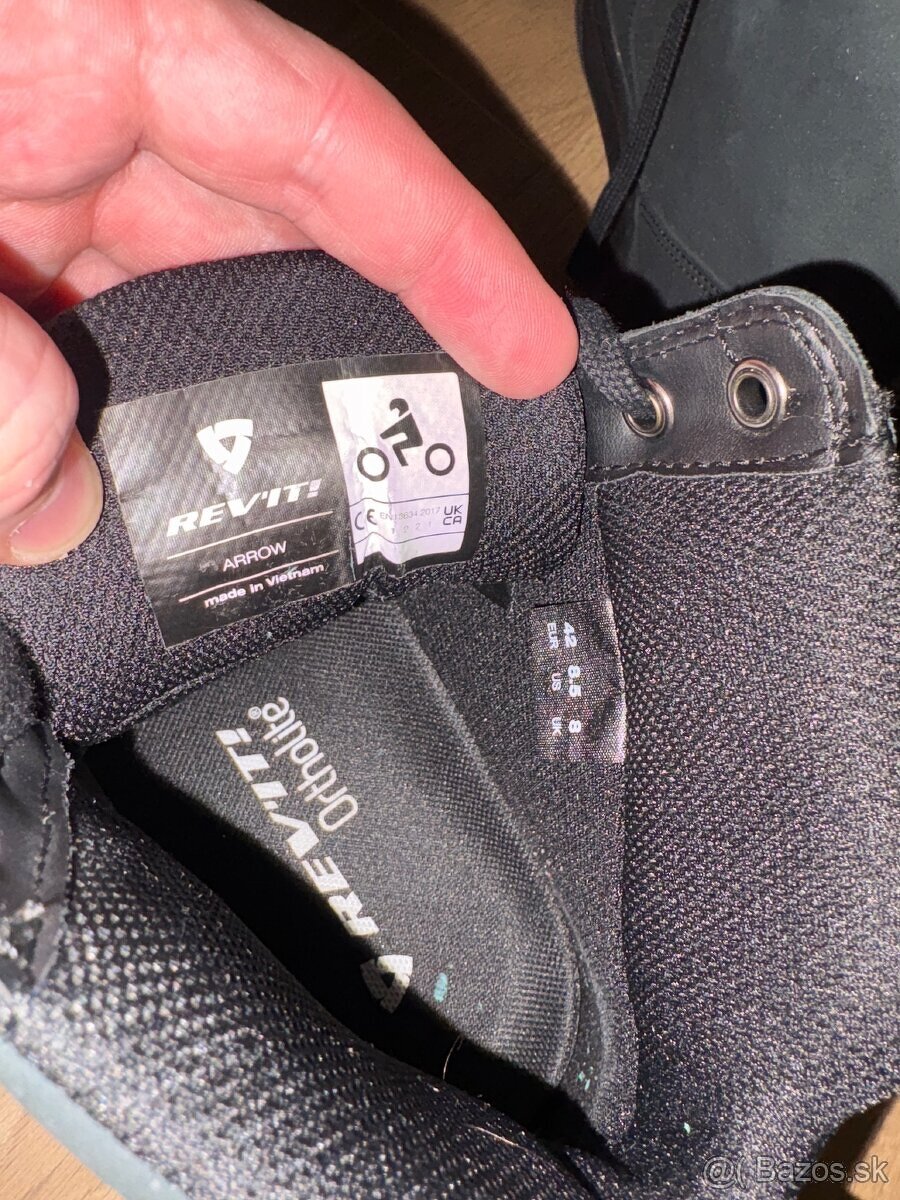 Revit Arrow čierne 42 - 4